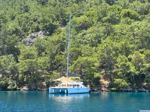 Lagoon 44 2009