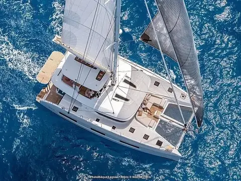 LAGOON 55
