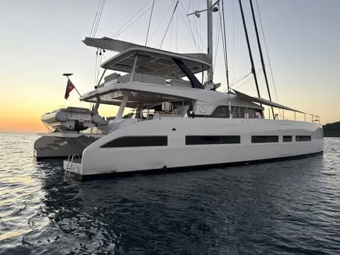 LAGOON SEVENTY 7