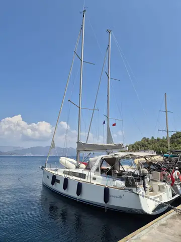 BENETEAU OCEANIS 38