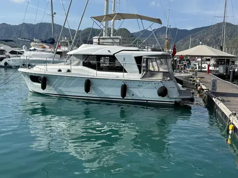 BENETEAU SWIFT TRAWLER 30